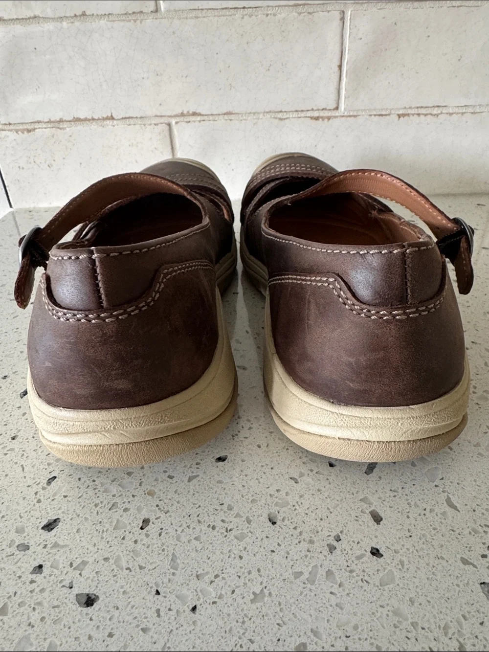 KEEN Women's Presidio II Cross Strap Dark Earth Oiled Leather Casual Size 9 EUC